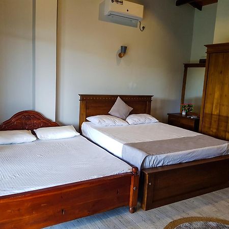 Lush Breeze Hotel Kandy Bagian luar foto