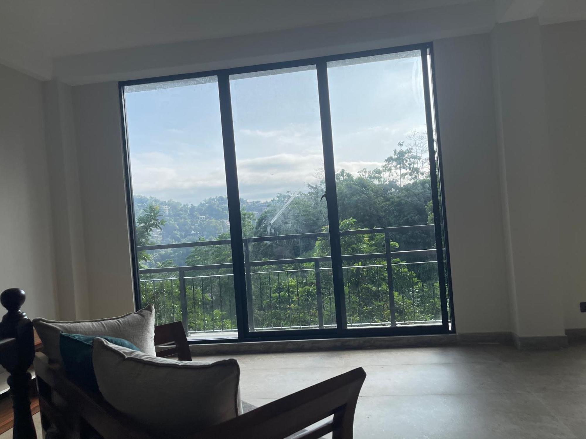 Lush Breeze Hotel Kandy Bagian luar foto