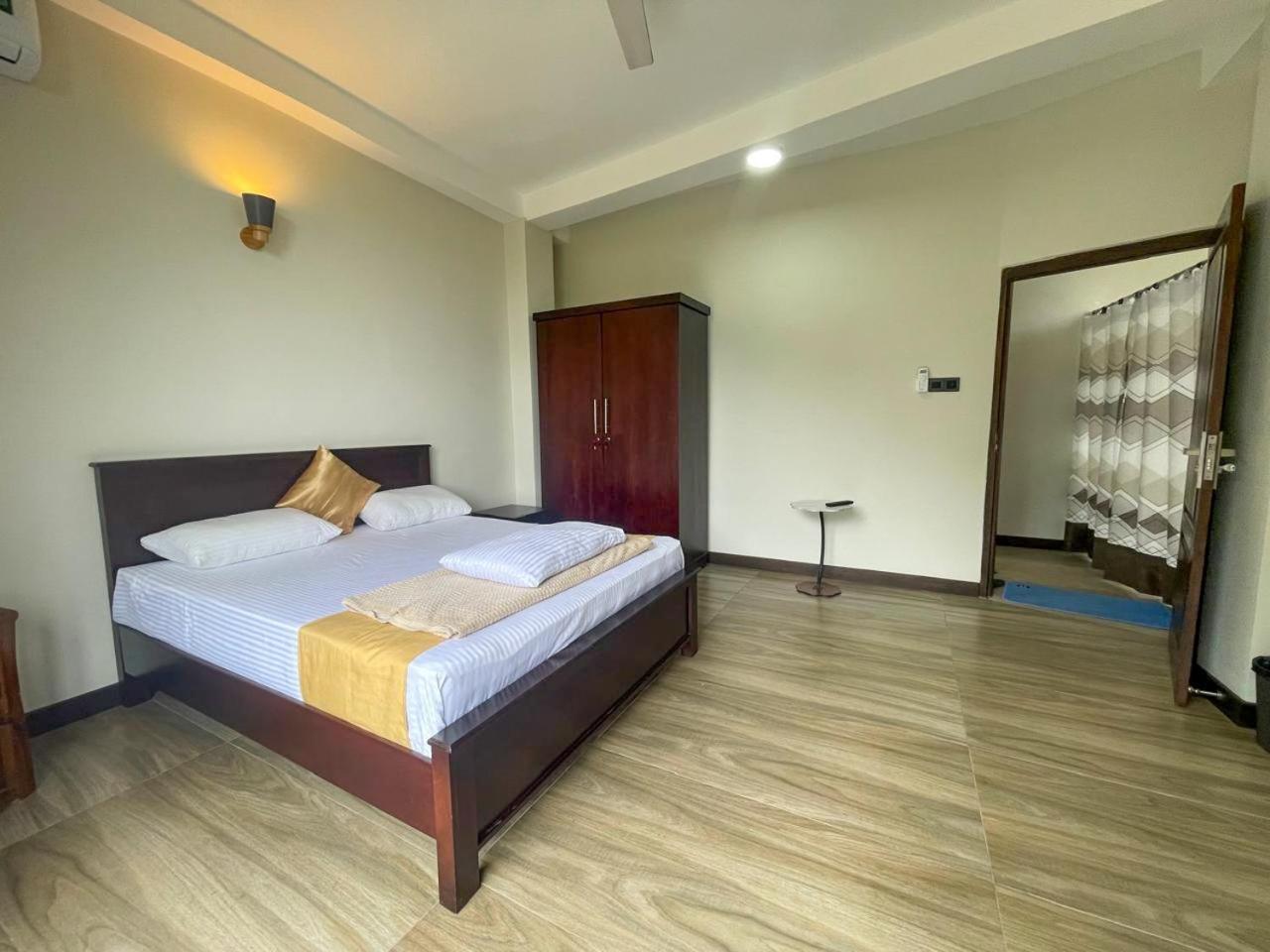 Lush Breeze Hotel Kandy Bagian luar foto