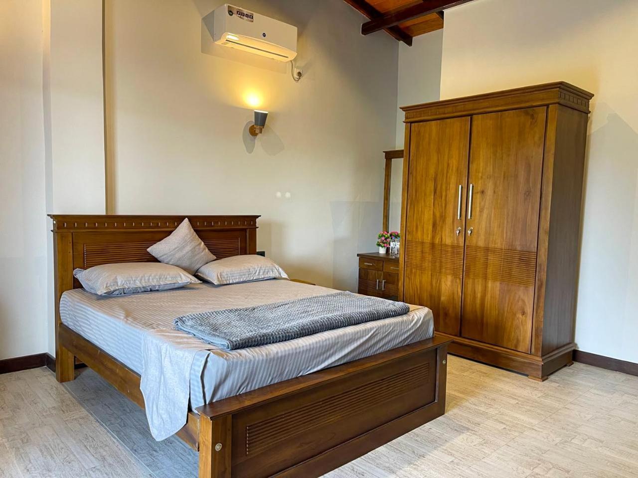 Lush Breeze Hotel Kandy Bagian luar foto