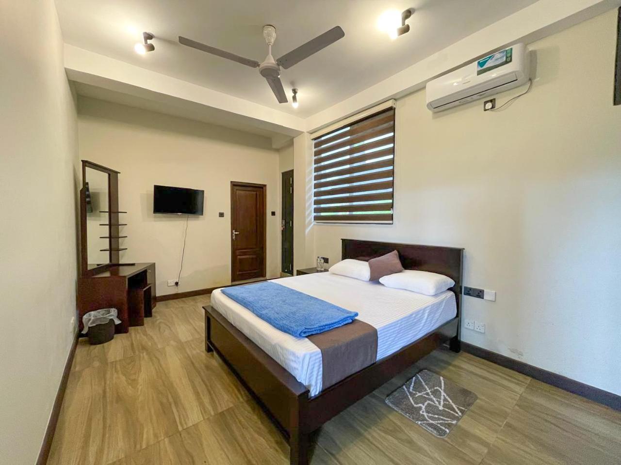 Lush Breeze Hotel Kandy Bagian luar foto