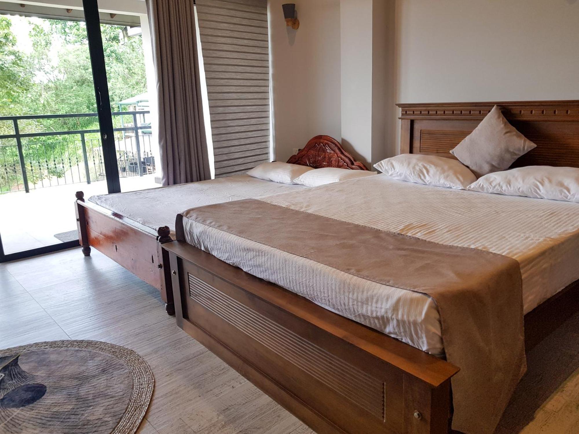 Lush Breeze Hotel Kandy Bagian luar foto