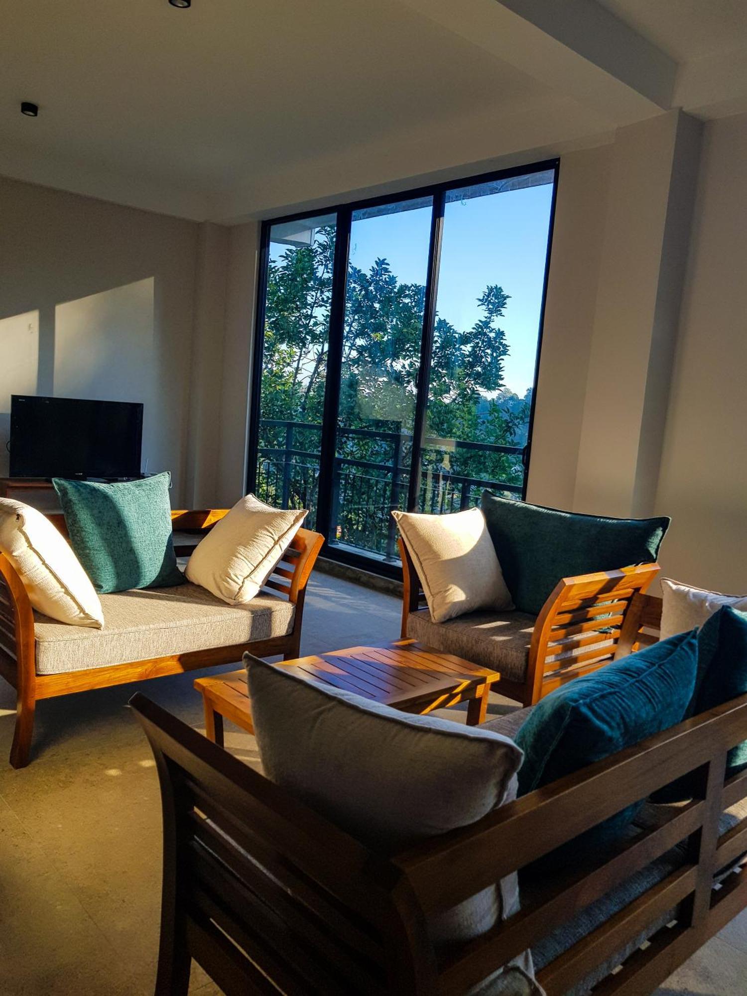 Lush Breeze Hotel Kandy Bagian luar foto